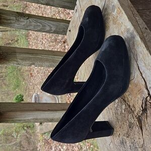 ROCKPORT True Tech Total Motion Carmen Black Suede Ladies Pumps.  Size 8M. NWOT!